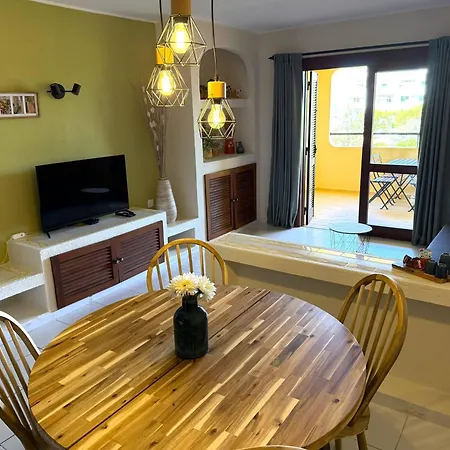Authentic Apartment, 2 Lovely Private Balconies Lejlighed