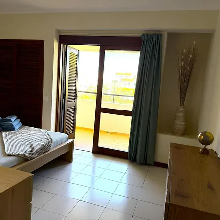 Authentic Apartment, 2 Lovely Private Balconies Lejlighed