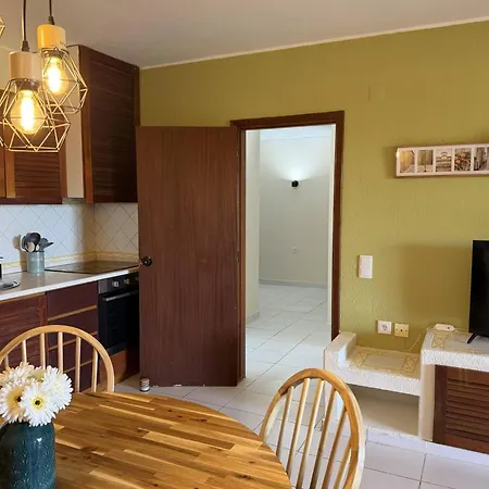 Lejlighed Authentic Apartment, 2 Lovely Private Balconies